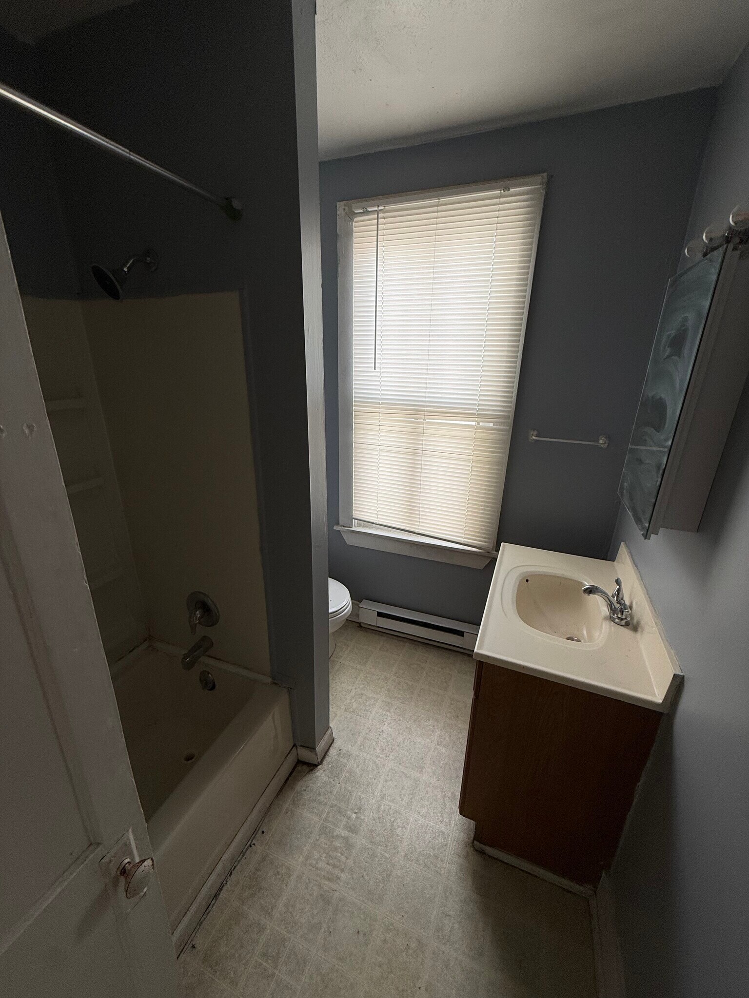 Building Photo - 9 E Middle St