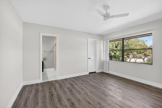 Building Photo - 717 NW 29th Ave