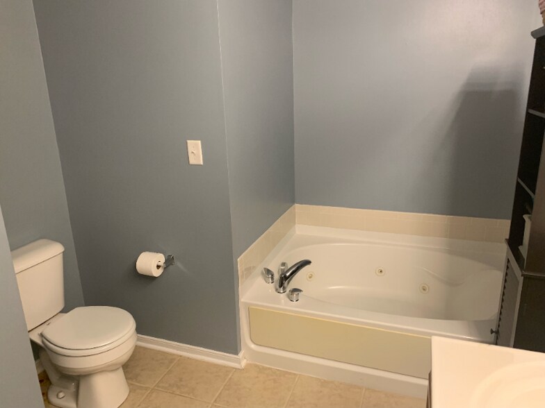 Building Photo - 2505 Benlar Ct