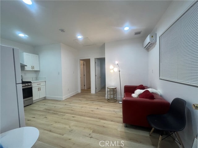 Building Photo - 5522 Farna Ave