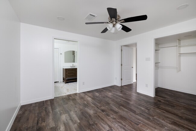 Building Photo - 207 Ridge Springs Ln