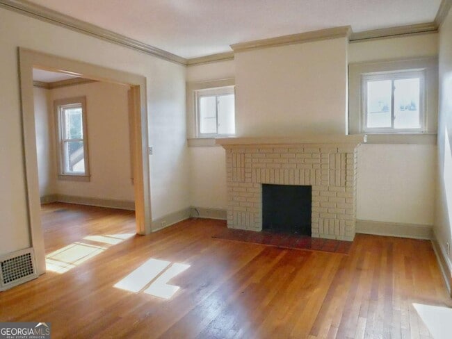 Building Photo - 825 North Avenue NE