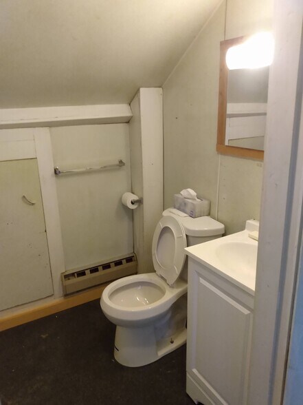 Building Photo - 482 Cushman Rd