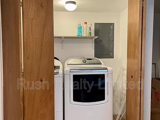 Building Photo - 2657 S University Blvd