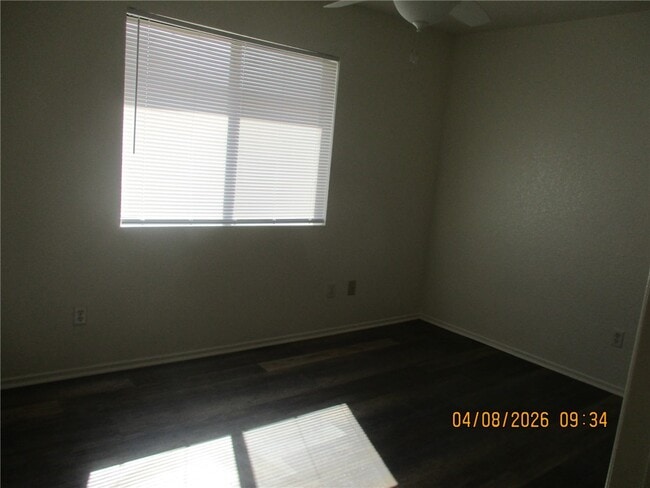 Building Photo - 827 Baseline Rd