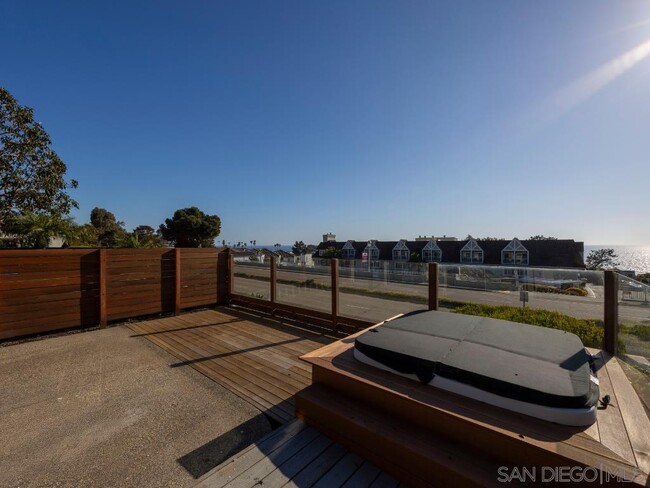 Building Photo - 721 Camino Del Mar