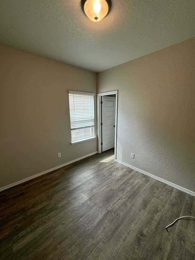 Building Photo - NOW PRELEASING!  Four Bedroom | Two Bathroom Home in Scott Hollow