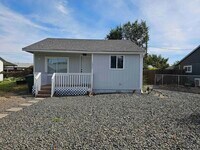 Building Photo - Charming Central Richland Rambler