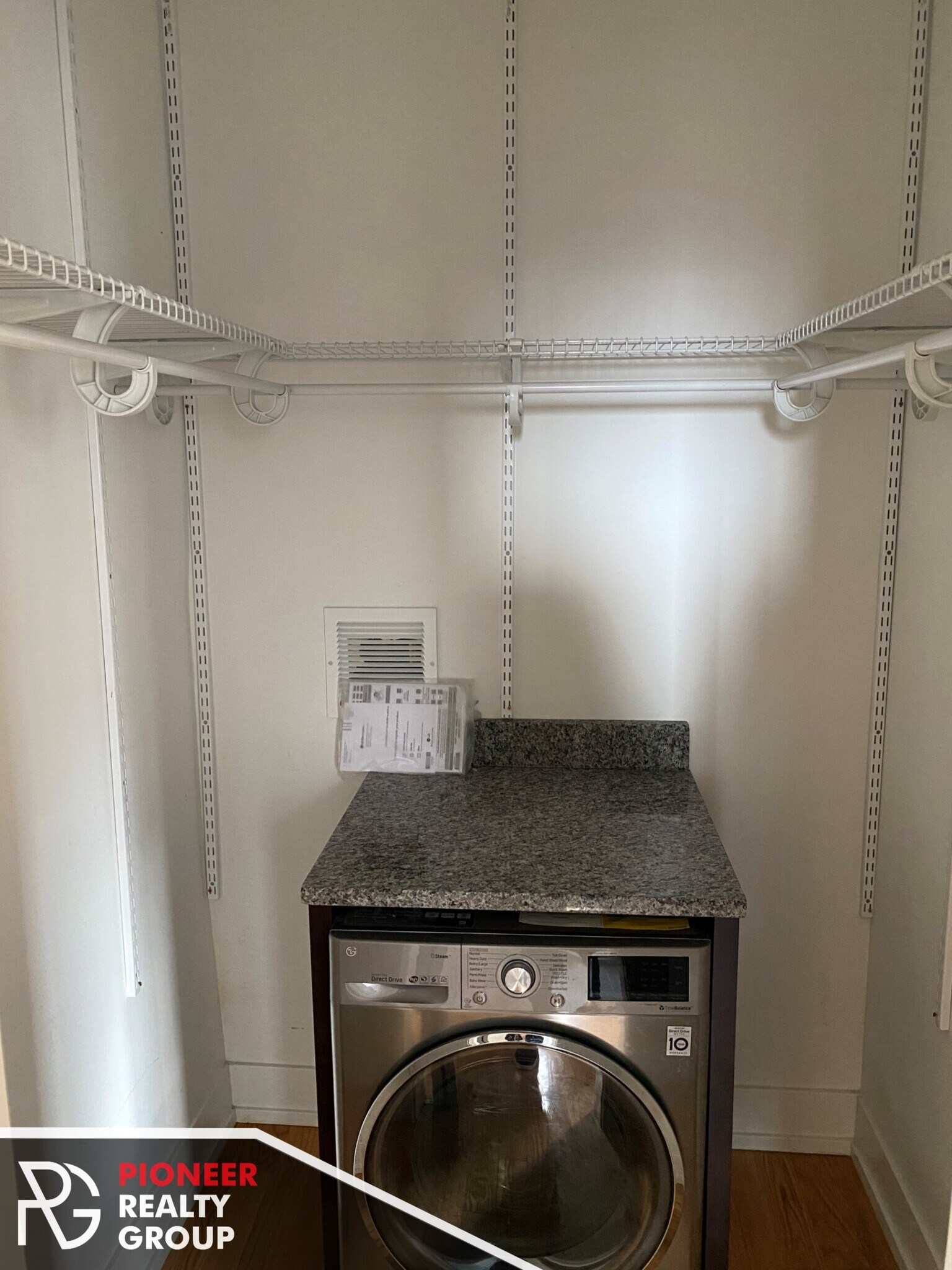 Building Photo - 2907 N Mildred Ave