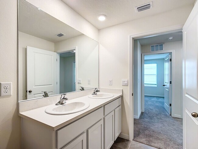 Building Photo - Pet-Friendly 5BR Home in Ocala | Spacious Living in Ocala Crossings South