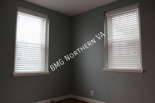 Building Photo - 2739 S Buchanan St