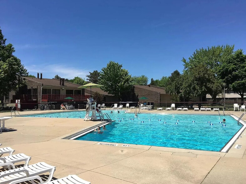 Building Photo - 653 Glasgow Ct