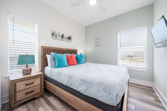 Building Photo - 456 Paradise Pointe Dr