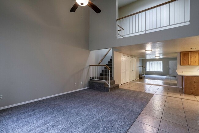 Building Photo - Spacious Updated Townhome in Downtown St. ...