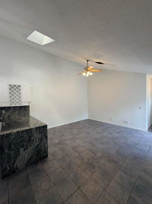 Building Photo - 1350 Periwinkle Pl