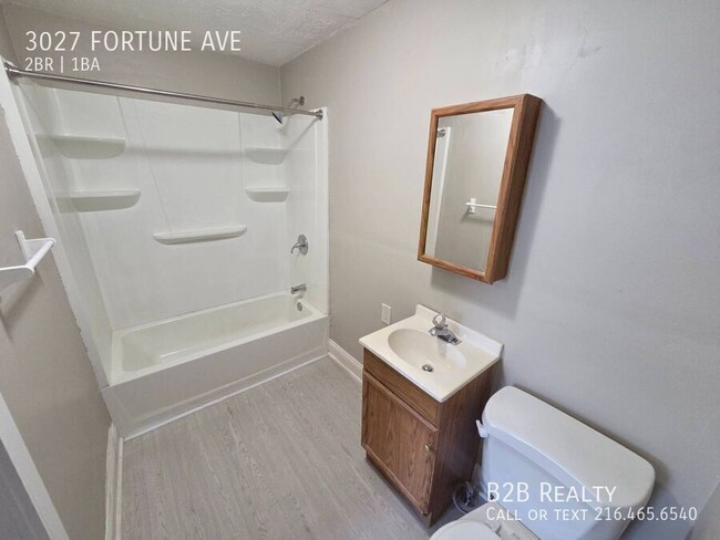 Building Photo - 3027 Fortune Ave