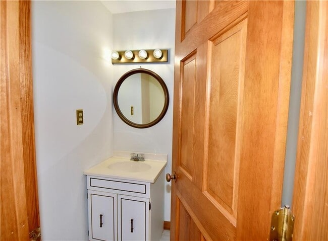 Building Photo - 10 Joanth Terrace