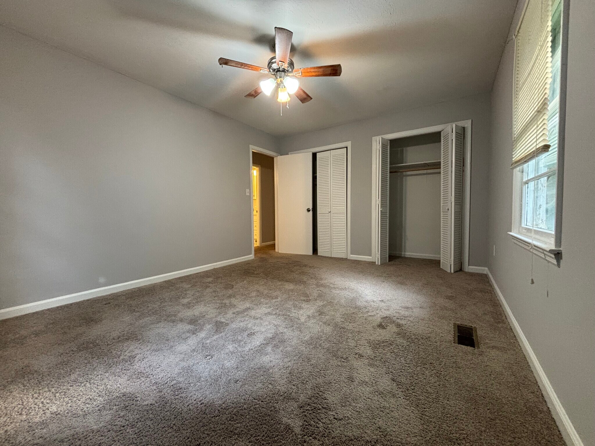 Building Photo - 3211 Country Ln