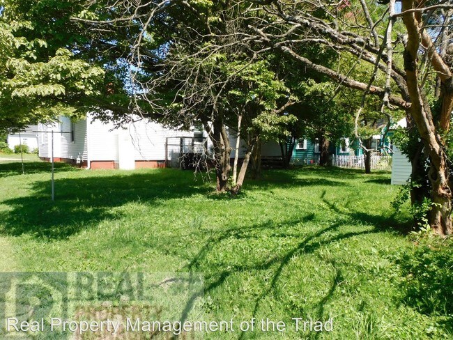 Building Photo - 3 br, 1 bath House - 2512 Yanceyville Street