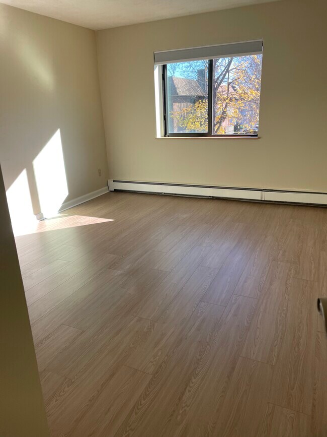 Building Photo - 100 Grand View Ave