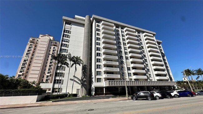 Building Photo - 625 Biltmore Way