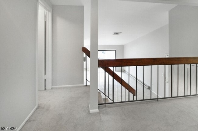 Building Photo - 70 Meadowview Dr