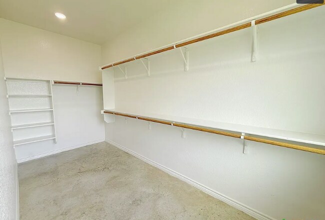 Building Photo - 215 Riptide Rd