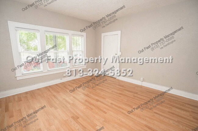 Building Photo - 549 2nd St N