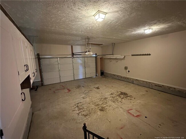 Building Photo - 1404 War Admiral Ct