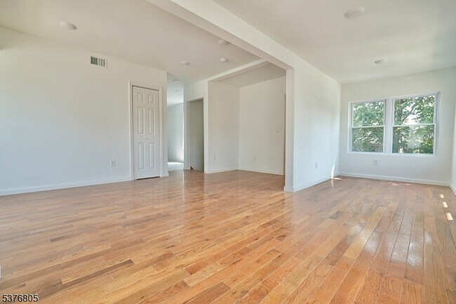 Building Photo - 264 Greylock Pkwy