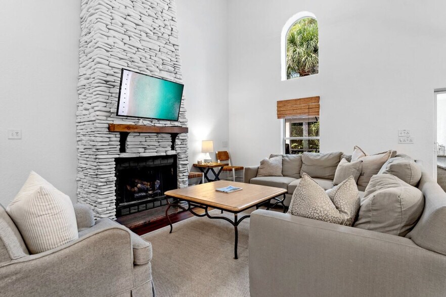 Building Photo - 4639 Paradise Isles
