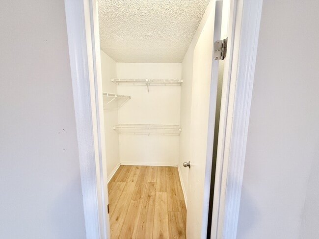 Building Photo - 1065 S Hiawassee Rd