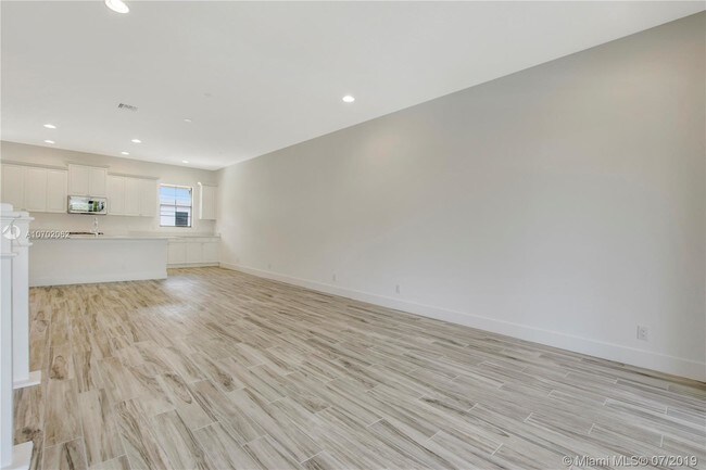 Building Photo - 5651 Hood Rd