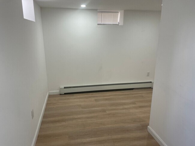 Building Photo - 205 Ives St