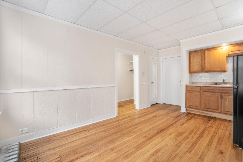 Building Photo - 1440 W Howard St