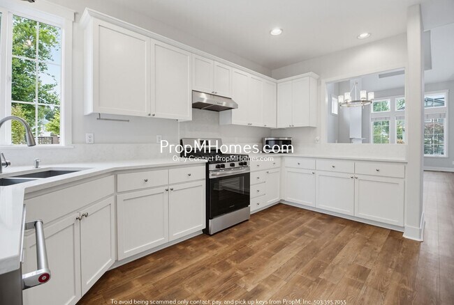 Building Photo - 11641 SW Grenoble St