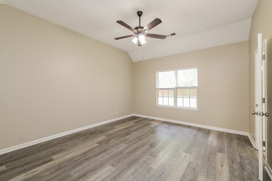 Building Photo - 2378 Kindlewood Dr