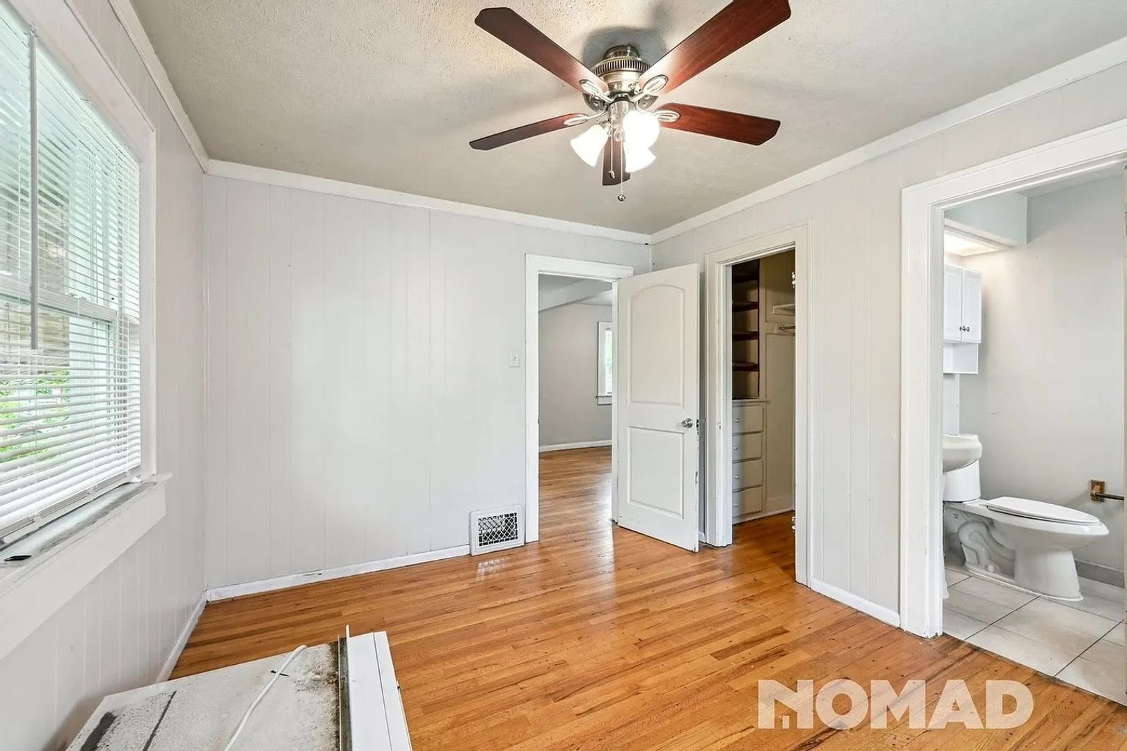 Building Photo - 5163 Beach Ct