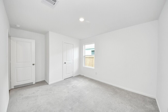 Building Photo - 1306 Charlotte Wy