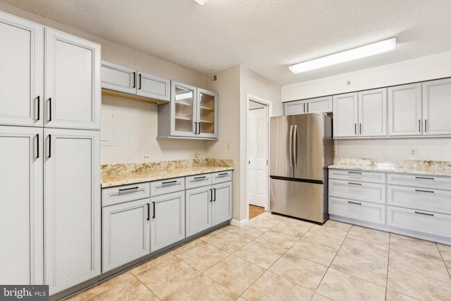 Primary Photo - 3709 S George Mason Dr