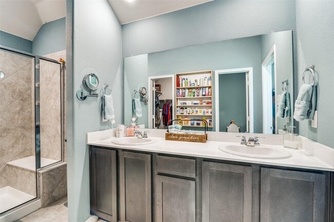 Building Photo - 120 Whitetail Wy