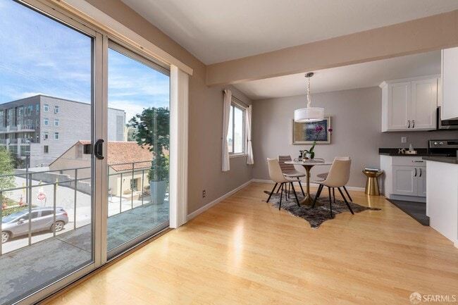 Building Photo - 65 Hermann St