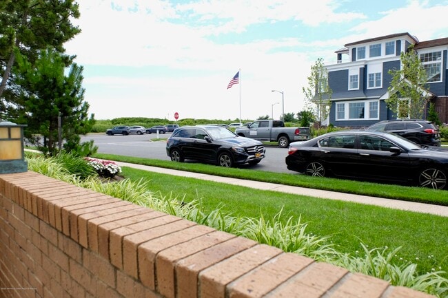 Building Photo - 700 Ocean Ave N