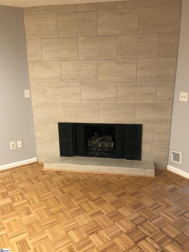Building Photo - 204 Wenwood Cir