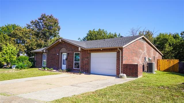 Building Photo - 1221 Cove Dr