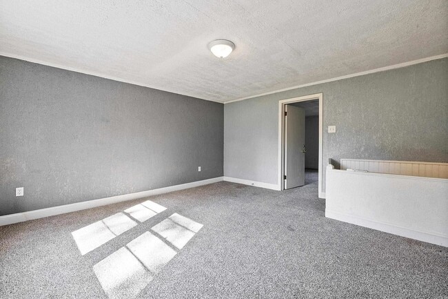 Building Photo - 3100 S Mulberry St