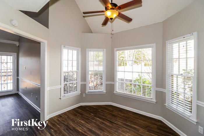 Building Photo - 3877 Altruria Rd