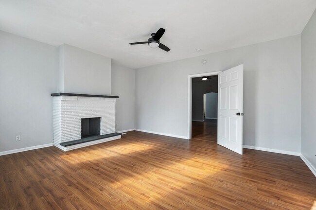 Building Photo - 346 39th St