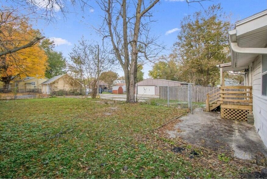 Backyard and off-street parking - 3906 7th St
