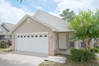 Building Photo - Beautiful Family Home Near Top Schools & N...